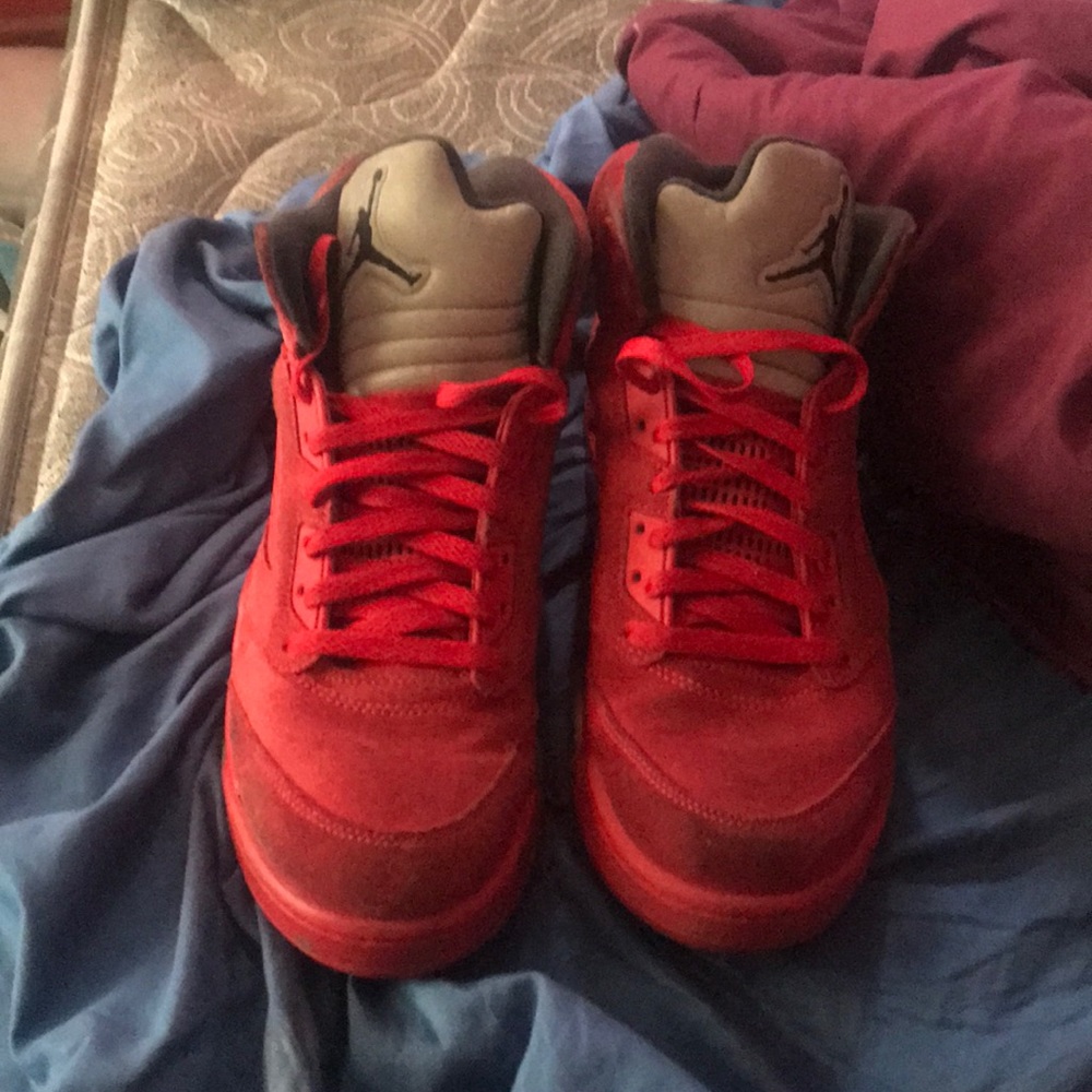 I’m selling my toro retro 5s
